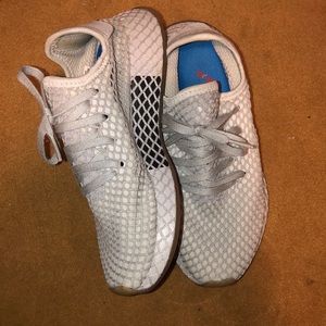Adidas deerupt running sneakers